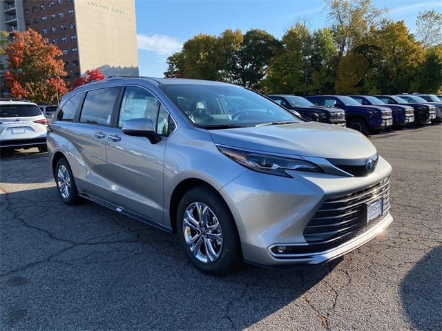 2024 Toyota Sienna Platinum