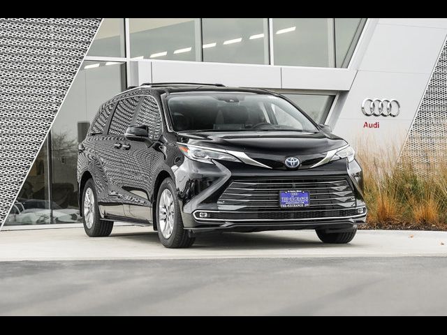 2024 Toyota Sienna Platinum