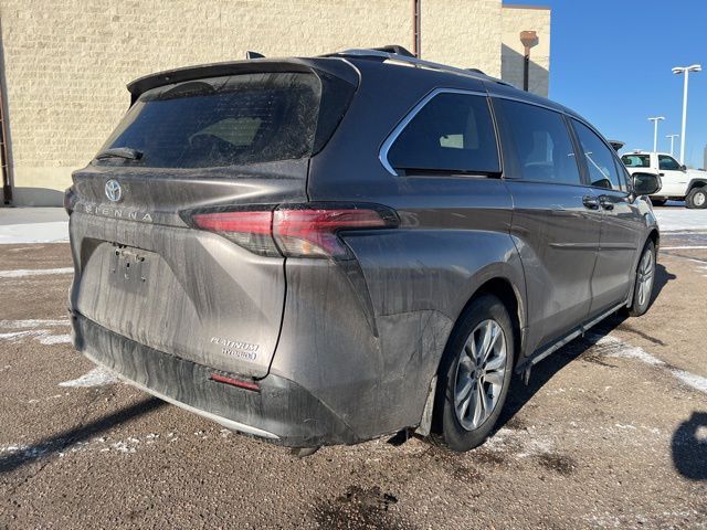 2024 Toyota Sienna Platinum