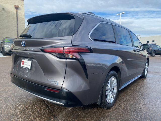 2024 Toyota Sienna Platinum