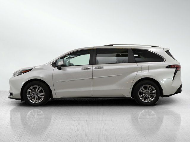 2024 Toyota Sienna Platinum