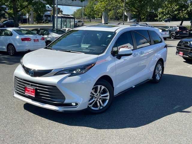 2024 Toyota Sienna Platinum