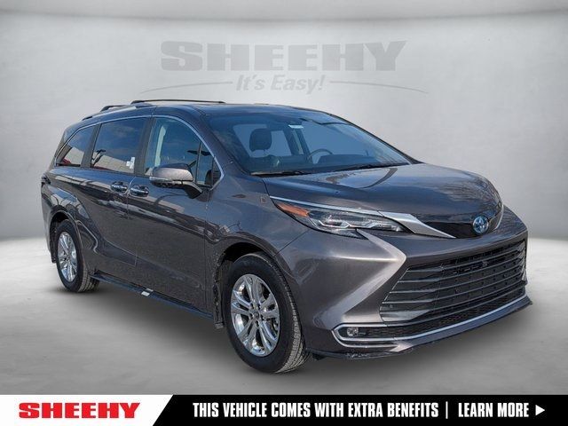 2024 Toyota Sienna Platinum