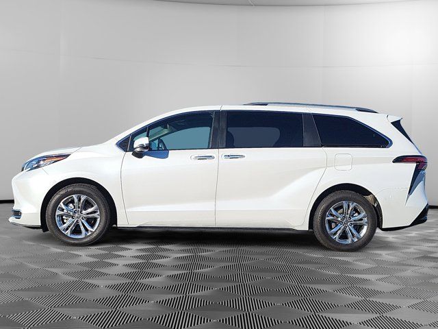 2024 Toyota Sienna Platinum