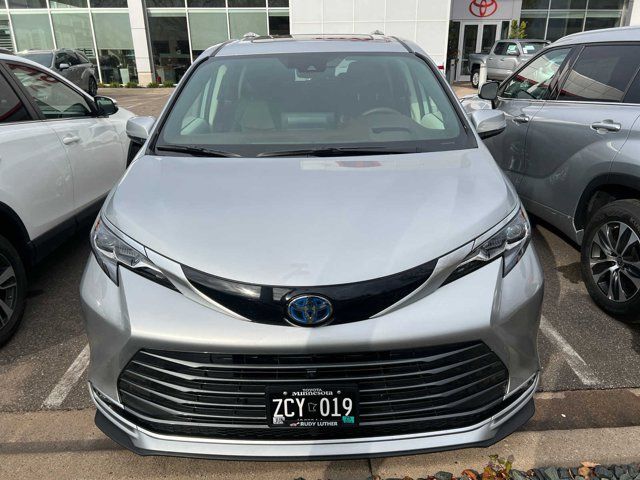 2024 Toyota Sienna Platinum