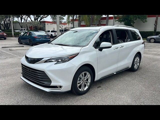 2024 Toyota Sienna Platinum