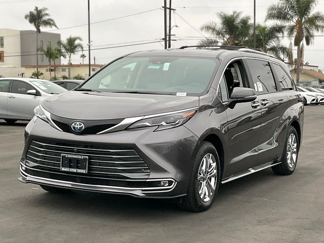 2024 Toyota Sienna Platinum