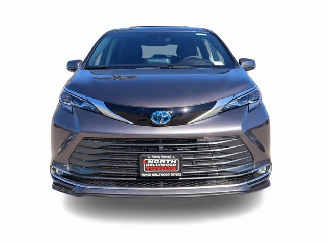 2024 Toyota Sienna Platinum