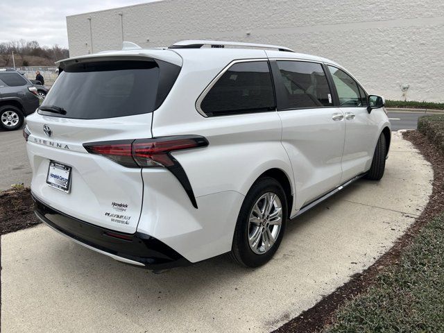 2024 Toyota Sienna Platinum