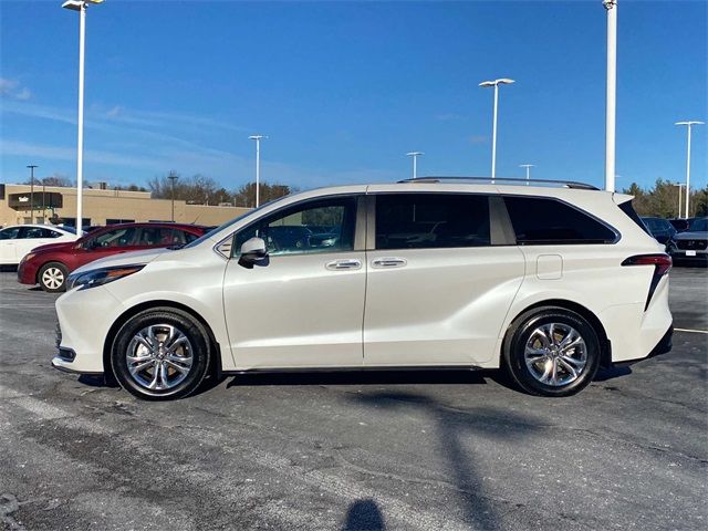 2024 Toyota Sienna Platinum