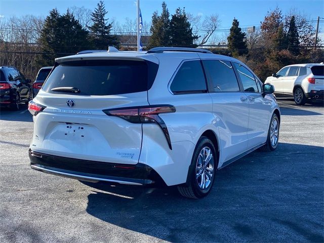 2024 Toyota Sienna Platinum