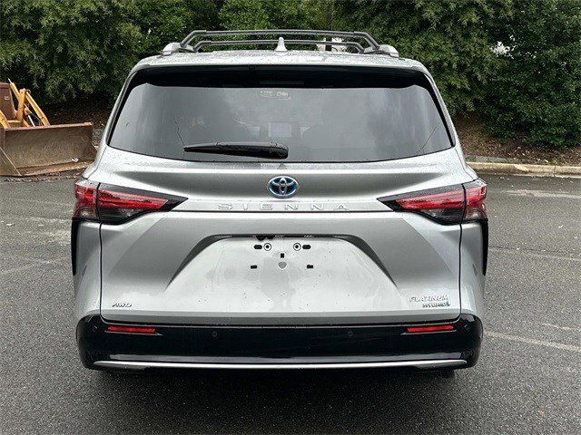 2024 Toyota Sienna Platinum