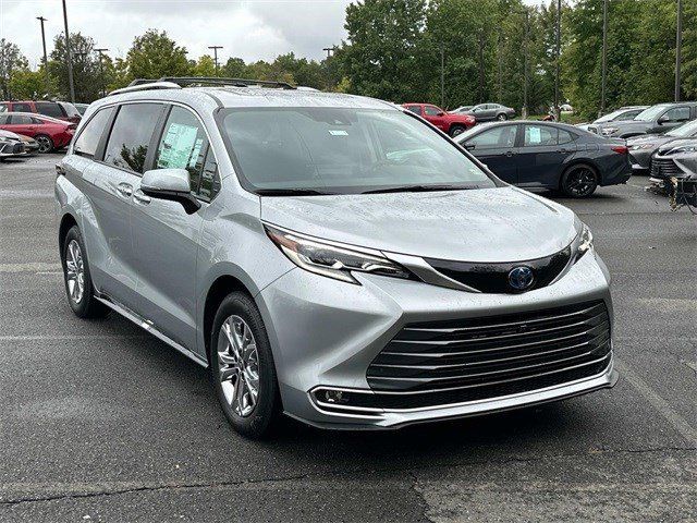 2024 Toyota Sienna Platinum