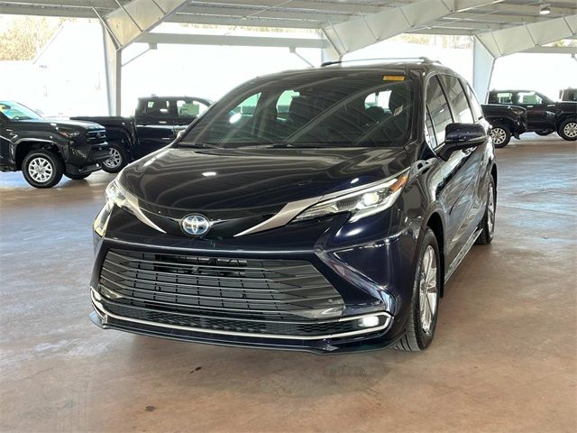 2024 Toyota Sienna Platinum