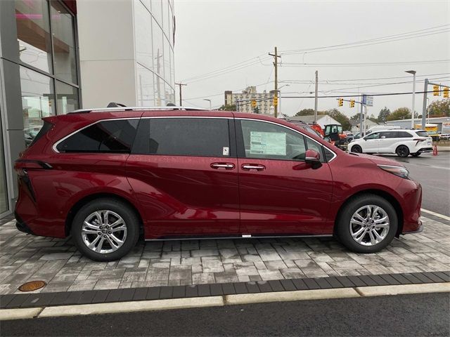 2024 Toyota Sienna Platinum