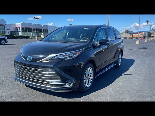 2024 Toyota Sienna Platinum