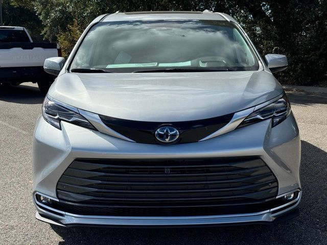 2024 Toyota Sienna Platinum