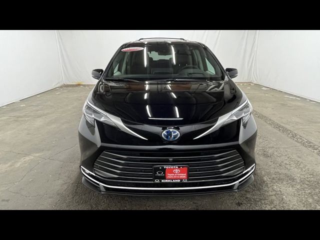 2024 Toyota Sienna Platinum