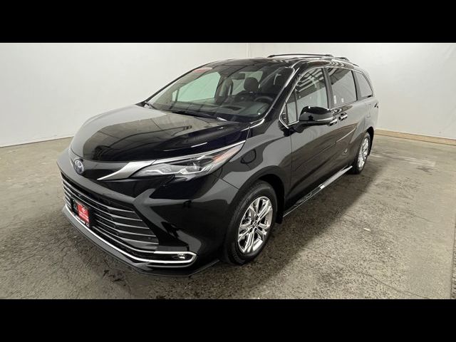 2024 Toyota Sienna Platinum