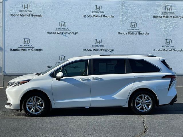 2024 Toyota Sienna Platinum