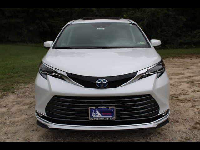 2024 Toyota Sienna Platinum