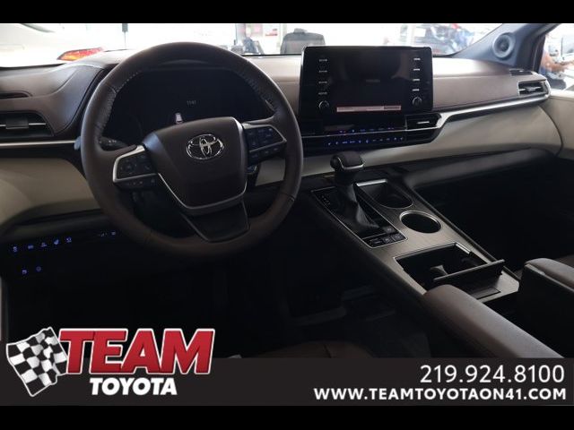 2024 Toyota Sienna Platinum