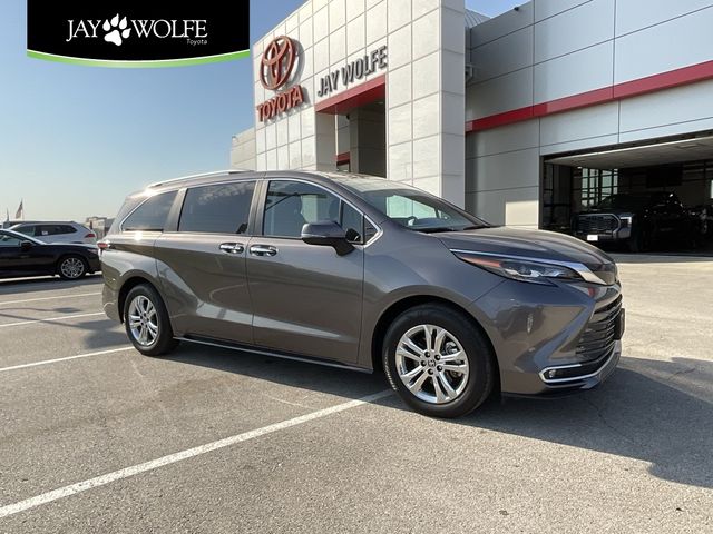 2024 Toyota Sienna Platinum