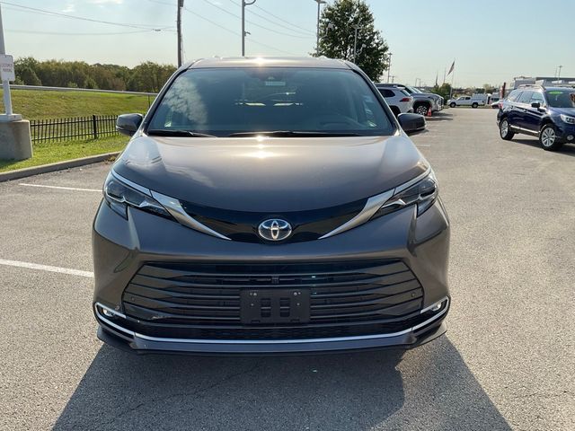 2024 Toyota Sienna Platinum