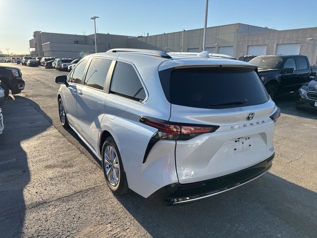 2024 Toyota Sienna Platinum