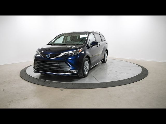 2024 Toyota Sienna Platinum