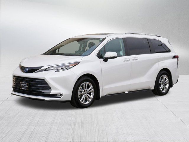 2024 Toyota Sienna Platinum