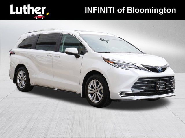 2024 Toyota Sienna Platinum