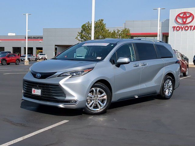 2024 Toyota Sienna Platinum