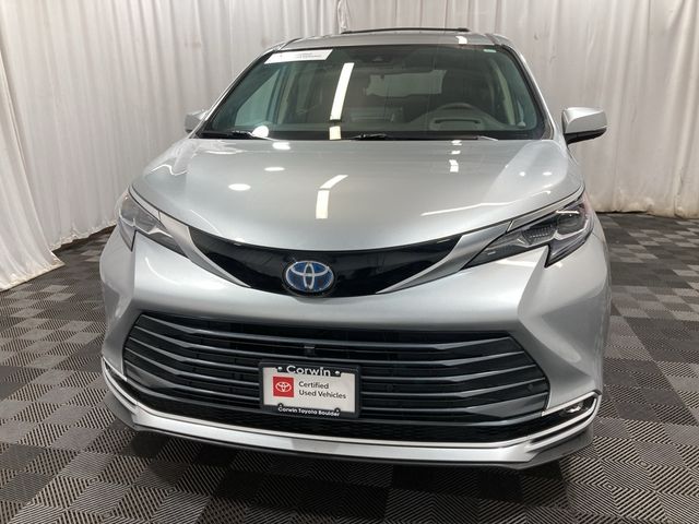 2024 Toyota Sienna Platinum