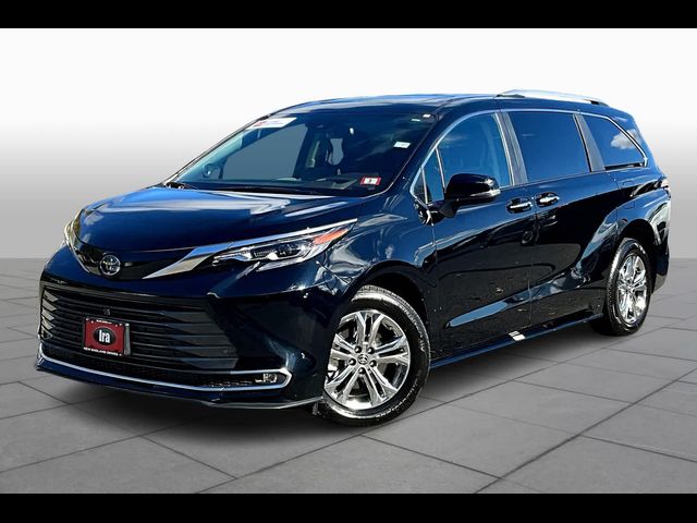 2024 Toyota Sienna Platinum