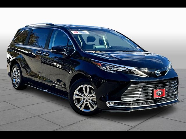 2024 Toyota Sienna Platinum