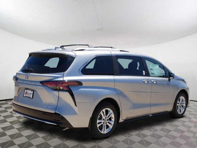 2024 Toyota Sienna Platinum