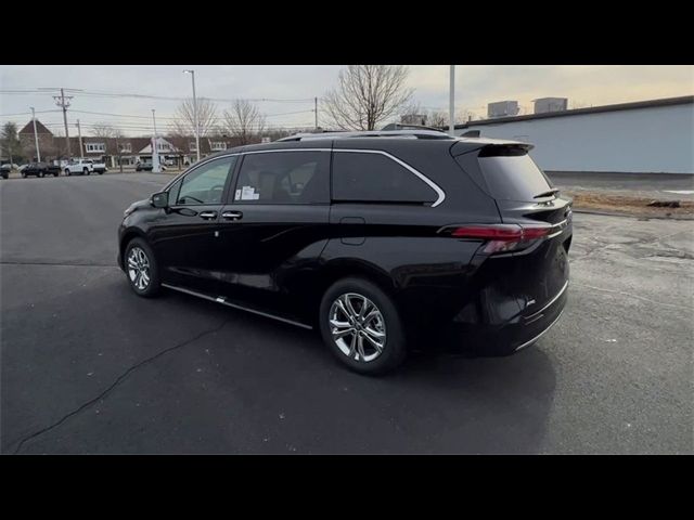 2024 Toyota Sienna Platinum