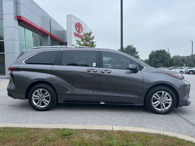 2024 Toyota Sienna Platinum