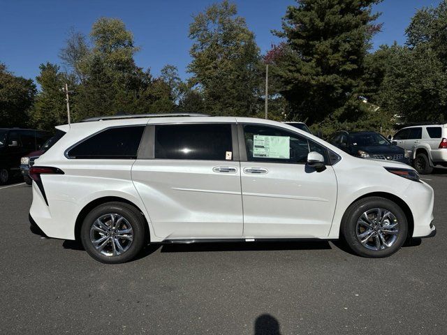 2024 Toyota Sienna Platinum