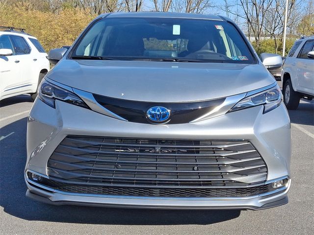 2024 Toyota Sienna Platinum