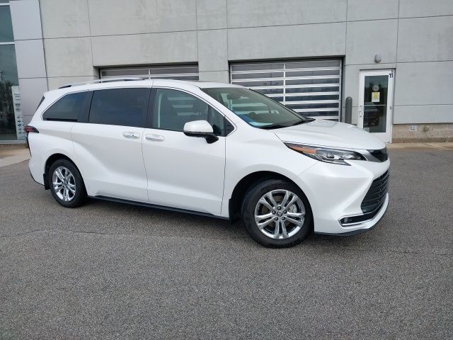 2024 Toyota Sienna Platinum