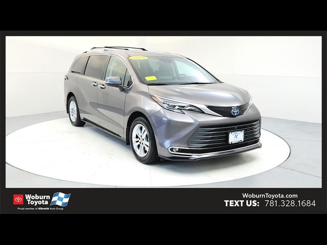 2024 Toyota Sienna Platinum