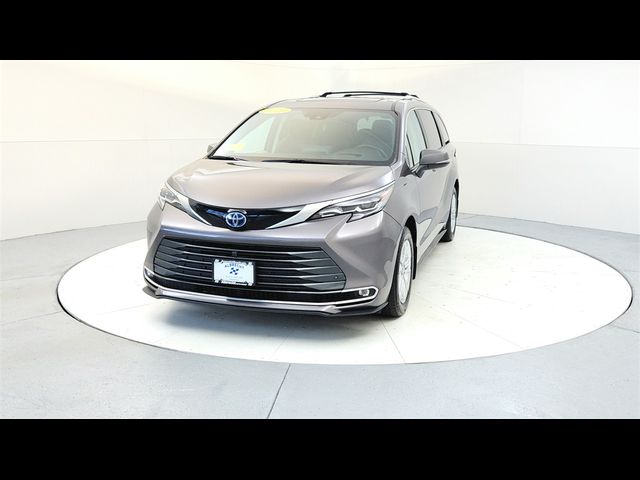 2024 Toyota Sienna Platinum