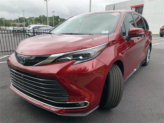 2024 Toyota Sienna Platinum