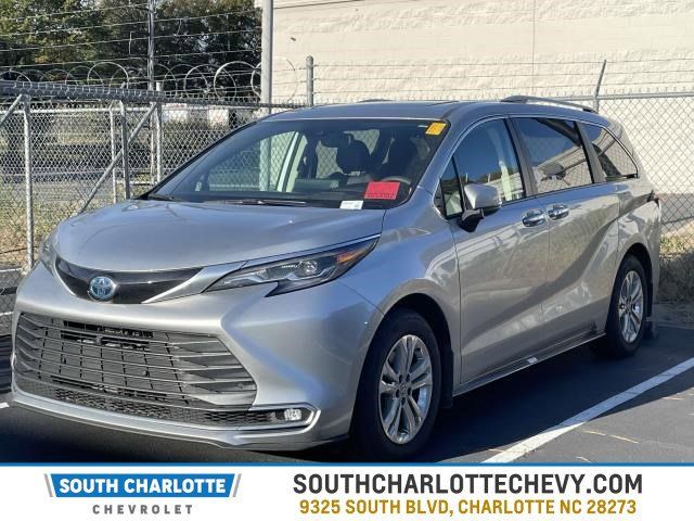 2024 Toyota Sienna Platinum