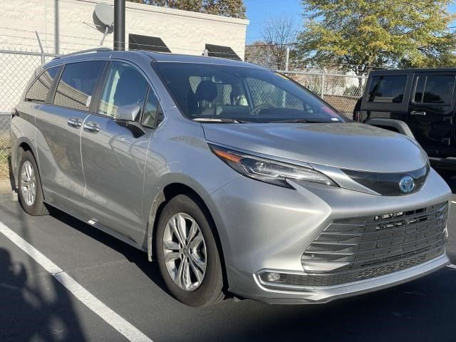 2024 Toyota Sienna Platinum