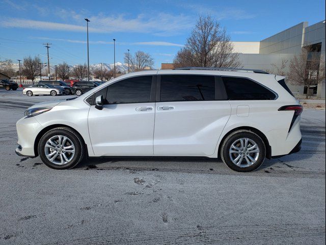 2024 Toyota Sienna Platinum