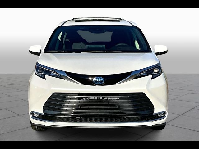 2024 Toyota Sienna Platinum