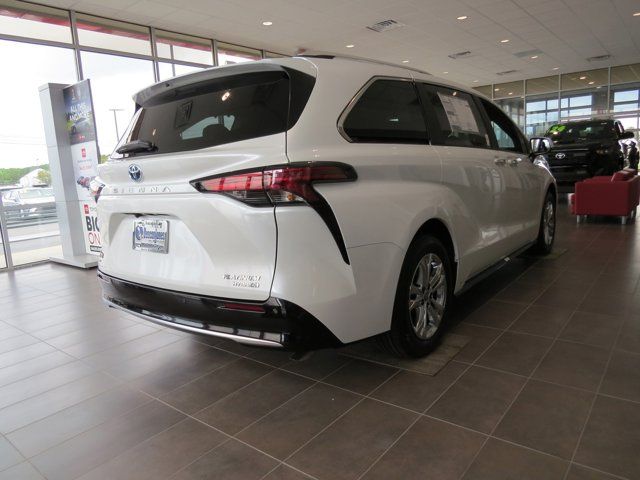 2024 Toyota Sienna Platinum